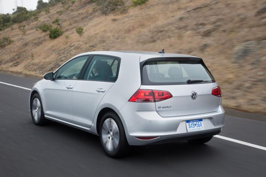  Volkswagen e-Golf 2015 года  (US) (фото 14 из 19)